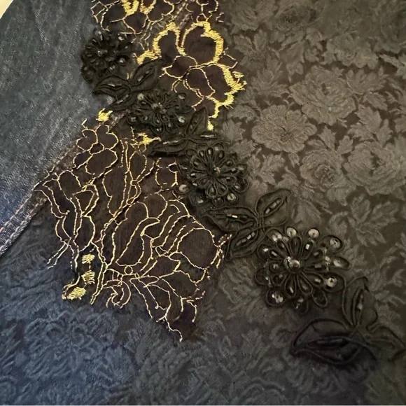 ❣️SOLD ❣️BEBE Lace Appliqué Long Gusset True Indigo Denim Skirt. Size 26. 40”L - Picture 14 of 17